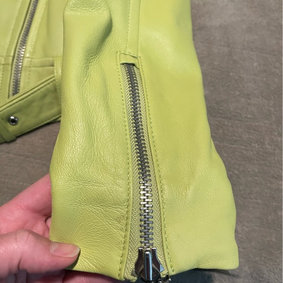 Women’s Black River Chartreuse genuine leather jacket - medium - Picture 8 of 9
